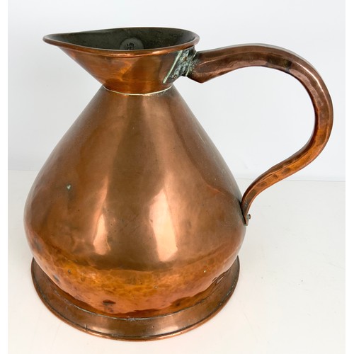 322 - VICTORIAN COPPER HARVEST JUG WITH MEASURE STAMP 32cm TALL