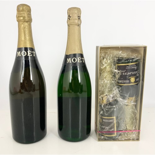 93 - 2 BOTTLES MOËT ET CHANDON CHAMPAGNE, ONE BELIEVE BOTTLED IN 1968 TOGETHER WITH 2 SMALL GIFT WRAPPED ... 