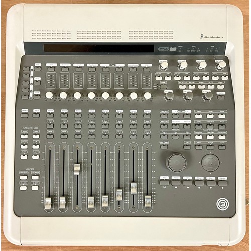 1042 - DIGIDESIGN 003 MIXING DESK