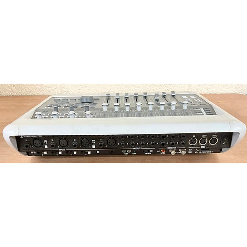 1042 - DIGIDESIGN 003 MIXING DESK