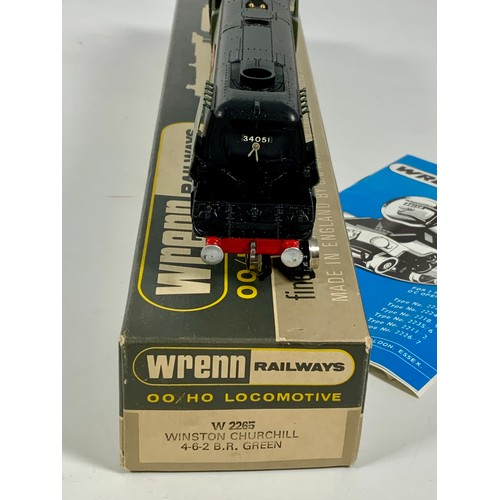 438 - WRENN RAILWAYS, BOXED W2265 4-6-2 WINSTON CHURCHILL BR GREEN, PACKER NO 2 IN RED ON BASE.