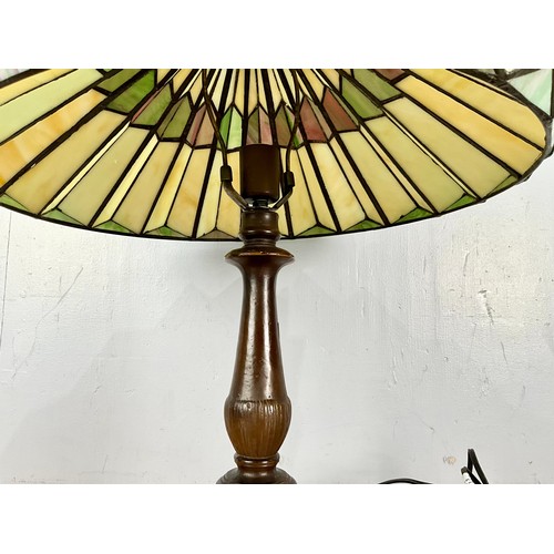 264 - TABLE LAMP WITH LEADED GLASS SHADE IN THE TIFFANY STYLE