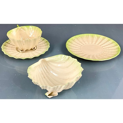 129 - QUANTITY OF CABBAGE RELIEF PLATES T/W BELLEEK NEPTUNE TEA CUP, SAUCER, SIDE PLATE AND SUGAR BOWL (SE... 