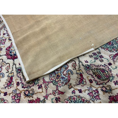 744 - LARGE WOOLEN CARPET WITH FLORAL PATTERN APPROX. 410 X 320 cm