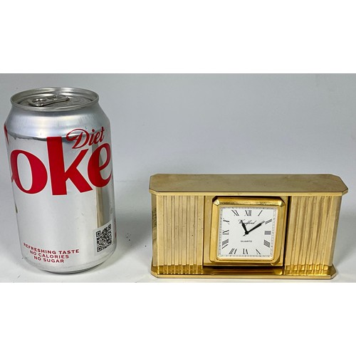 252 - SMALL GOLD COLOURED MANTEL CLOCK