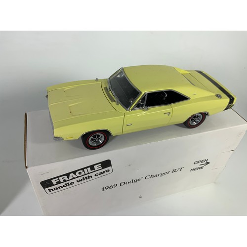 183 - DANBURY MINT, 2 BOXED LIMITED EDITION  CLASSIC CAR MODELS, WITH CERTIFICATES, FORD MUSTANG BOSS 2 DO... 