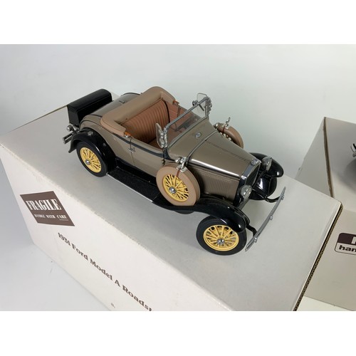 186 - DANBURY MINT, 2 BOXED LIMITED EDITION CLASSIC CAR MODELS, WITH CERTIFICATES, FORD 1931 MODEL A DE LU... 