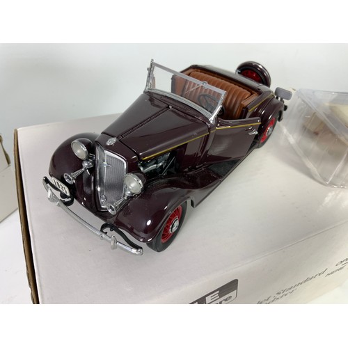 186 - DANBURY MINT, 2 BOXED LIMITED EDITION CLASSIC CAR MODELS, WITH CERTIFICATES, FORD 1931 MODEL A DE LU... 