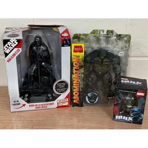 285 - STAR WARS RADIO ALARM CLOCK, (SEE TEAR TO TOP OF BOX), MARVEL HUKL BUST, MARVEL ABOMINATION FIGURE