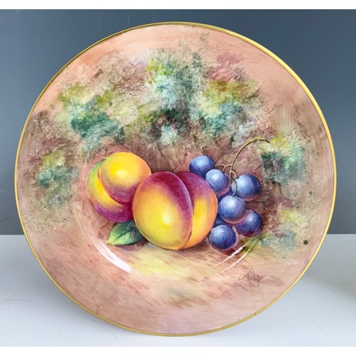 83 - 3 ROYAL WORCESTER HAND PAINTED A SIGNED VARIOUS ARTISTS FALLEN FRUIT PLATES 16cm DIAMETER