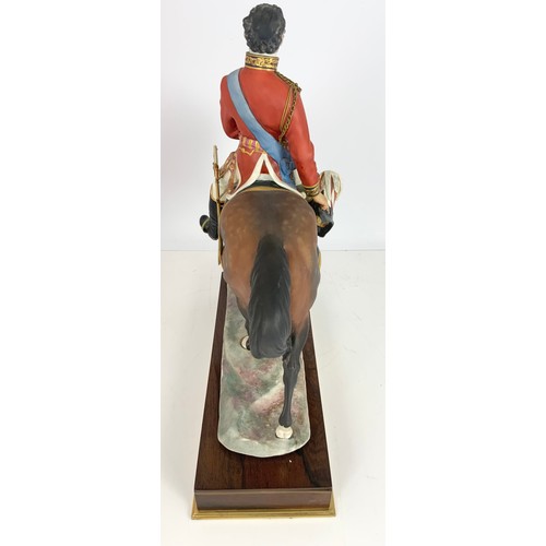 91 - ROYAL WORCESTER MODEL OF WELLINGTON MODELLED BY BERNARD WINSKILL ON WOODEN PLINTH