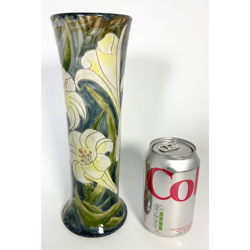 72 - COBRIDGE SAMANTHA JOHNSON VASE - FLORAL DESIGN 8/100