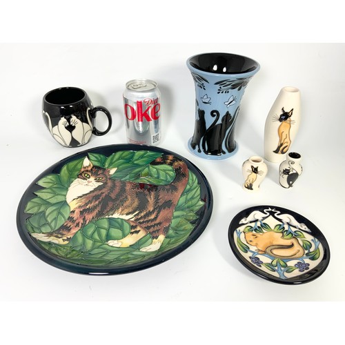 68 - COLLECTION OF MOORCROFT PIECES DEPICTING CATS INCLUDING 'LUCKY BLACK CAT' VASE CAT OF SIAM PIN TRAY/... 