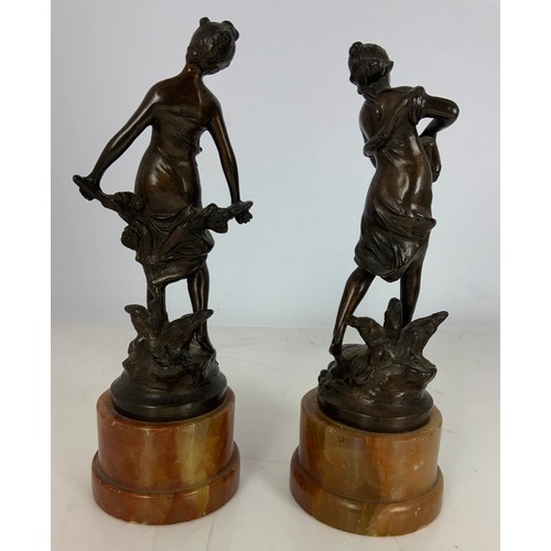 157 - PAIR OF BRONZE FIGURES ON MARBLE PLINTHS 24cm TALL