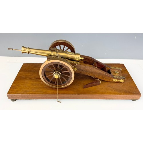 228 - MODEL OF A CANON MOUNTED ON A PLINTH