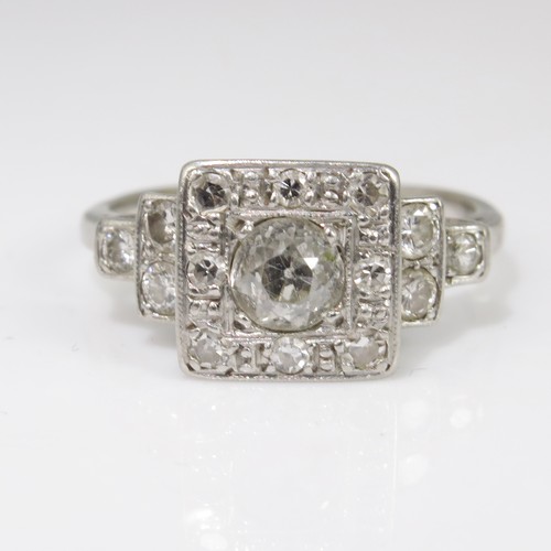 892 - LOVELY ART DECO PLATINUM AND DIAMOND RING