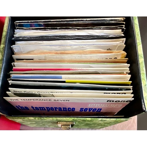 780 - MIXED GENRE LOT OF LP’S AND 7” SINGLES INC. CLASSICAL AND POPULAR ARTISTS T/W LP RECORD CASE AND SIN... 