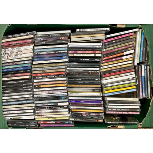 725 - LARGE QUANTITY OF CDs, AN ECLECTIC MIX, INTERESTING LOT. 2 TRAYS