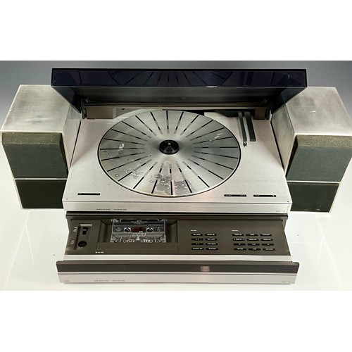 1125 - BANG & OLUFSEN BEOGRAM 5500 TURNTABLE, BEOCORD 5500 CASSETTE DECK AND A PAIR OF BEOVOX CX50 BOOKSHEL... 