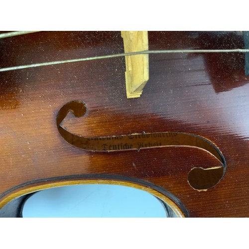 991 - VIOLIN IN CASE WITH ANTONIUS STRADIVARIUS DEUTFICHE URBEIT PAPER LABEL