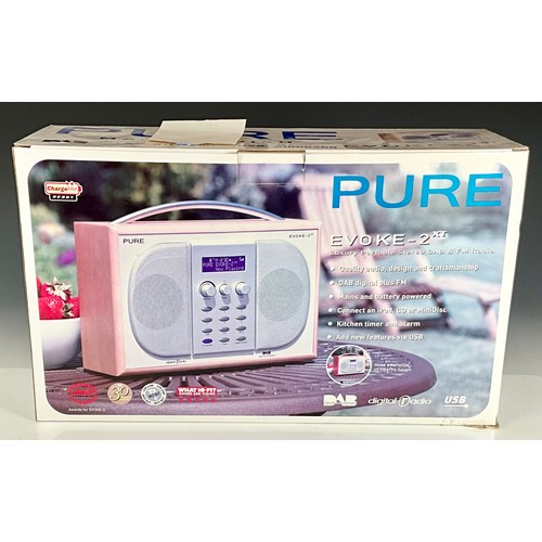 1086 - PURE EVOKE-2XT DAB DIGITAL RADIO WITH ORIGINAL BOX