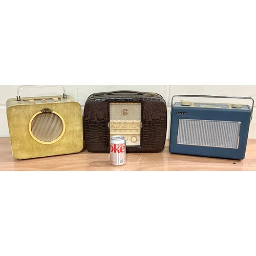 1078 - THREE VINTAGE PORTABLE RADIOS INC. EVER-READY SKY QUEEN, ULTRA TWIN-DE-LUXE AND A HACKER SOVEREIGN I... 