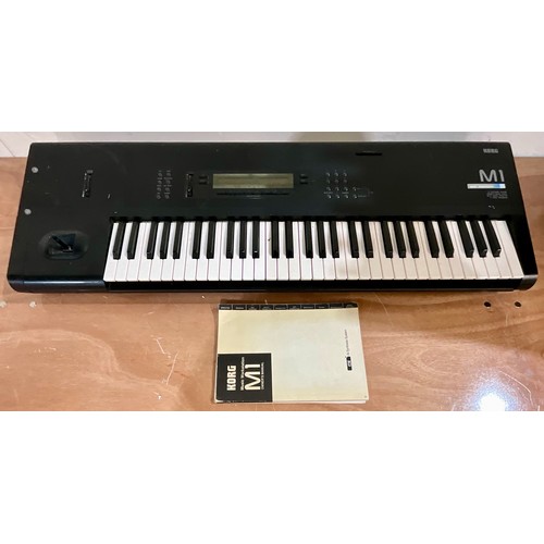 1043 - KORG M1 MUSIC WORKSTATION KEYBOARD