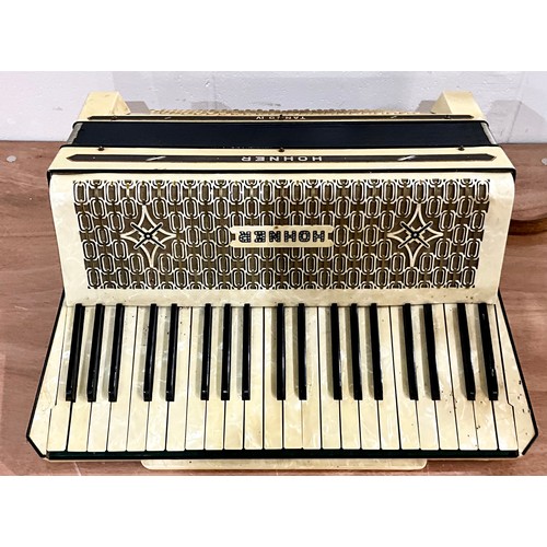 1056 - HOHNER TANGO IV ACCORDION A/F