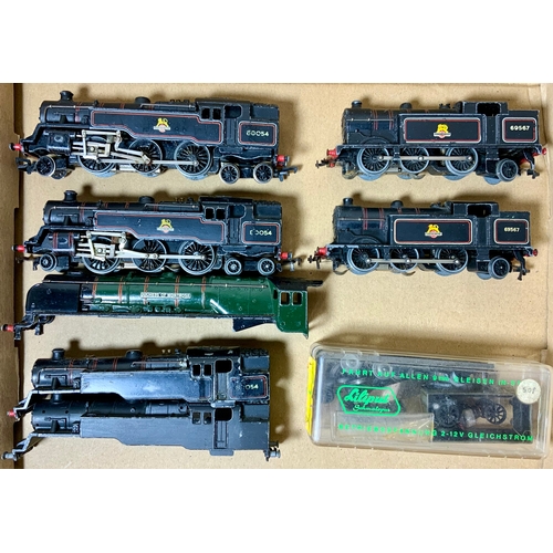 439 - HORNBY DUBLO, 4 X U/B 3R LOCOMOTIVES, COMPRISING 2 X 2-6-4 STANDARD TANK 82054, & 2 X 69567, DIFFERE... 