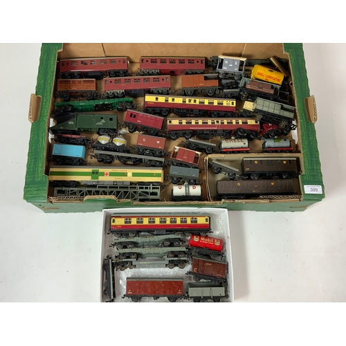 399 - MIXED TRAY OF MOSTLY TRIANG WAGONS & EARLY SHORT COACHES, PLUS SMAL. QTY OF HORNBY DUBLO, WELTROL TA... 