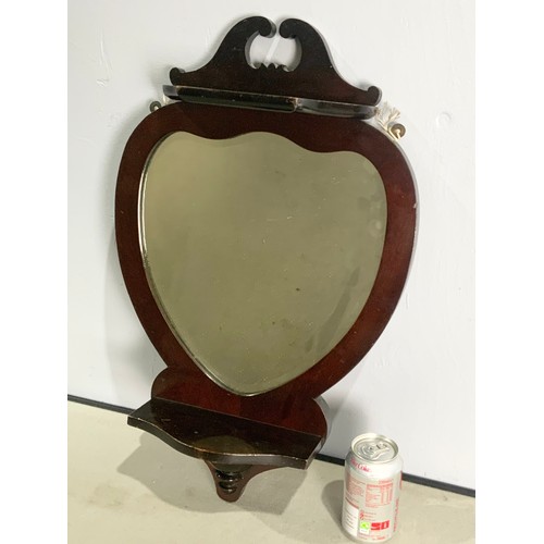 89 - HEART SHAPED MIRROR WITH SHELF