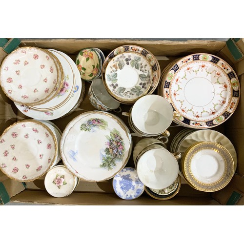 160 - 2 BOXES OF MIXED PORCELAIN MULTIPLE PLATES, CUPS AND SAUCERS, COFFEE CUPS, JUGS ETC