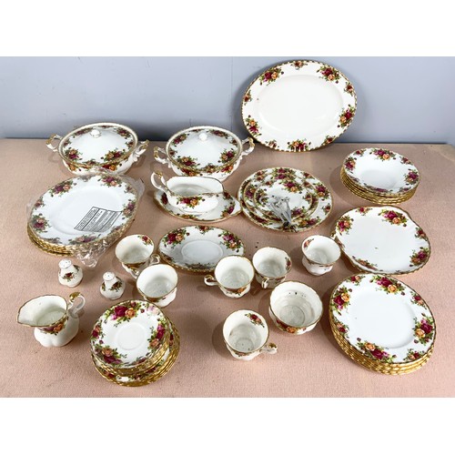 172 - LARGE QUANTITY A ROYAL ALBERT 'OLD COUNTRY ROSES'  TABLE WARE APPEARS UNUSED 2 TRAYS