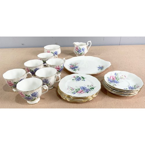 177 - ROYAL ALBERT FRIENDSHIP SWEET PEA TEAWARE