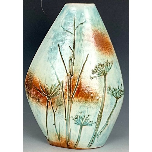 195 - TREMAEN POTTERY COW PARSLEY CERAMIC LAMP BASE BY PETER ELLERY WITHOUT WIRING