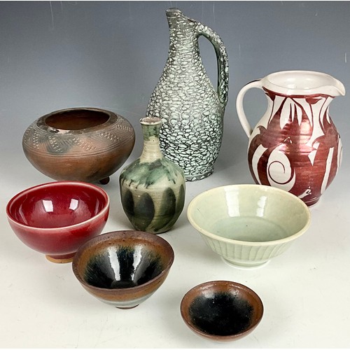 197 - QUANTITY OF STUDIO POTTERY