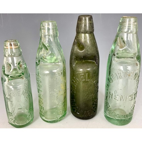 234 - COLLECTION OF VINTAGE LOCAL ‘MALVERN’ ALE, WATER AND MEDICINAL GLASS BOTTLES