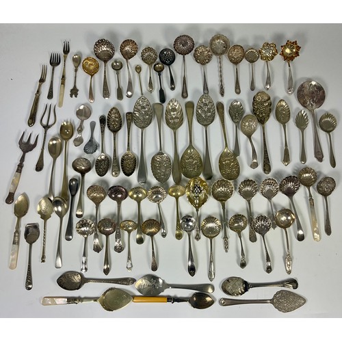 292 - COLLECTION OF SIFTER SPOONS, BERRY SPOONS, CADDY SPOONS ETC.