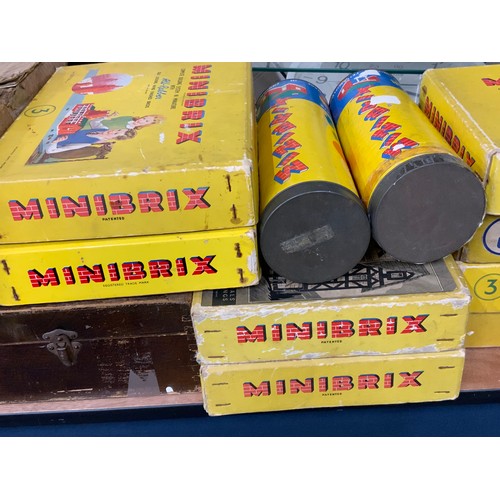 58 - MINIBRIX, A VERY LARGE COLLECTION OF MINIBRIX, BOXED & UNBOXED, ORIGINAL CABIT CASES, BOXED SERIES, ... 