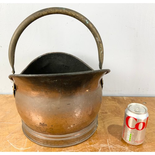 319 - A COPPER COAL SCUTTLE