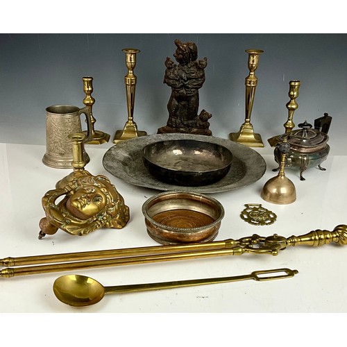 314 - MISC. BRASS, PEWTER, IRON AND PLATED WARE INC. CANDLESTICKS, BOWLS, WINE COASTER, DOOR KNOCKER, DOOR... 