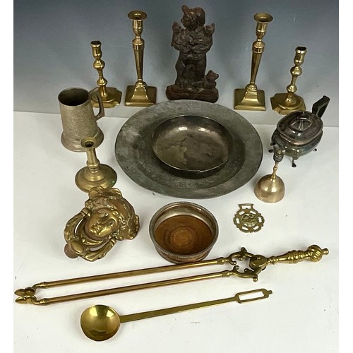 314 - MISC. BRASS, PEWTER, IRON AND PLATED WARE INC. CANDLESTICKS, BOWLS, WINE COASTER, DOOR KNOCKER, DOOR... 