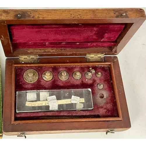 332 - MISC. DRAWING INSTRUMENTS, A BOX OF BALANCE SCALE WEIGHTS, 3D STEREOGRAM VIEWERMASTER WITH REELS AND... 