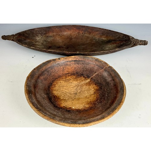 363 - WOODEN AFRICAN DISH AND A CIRCULAR VERY PRIMITIVE WOODEN DISH