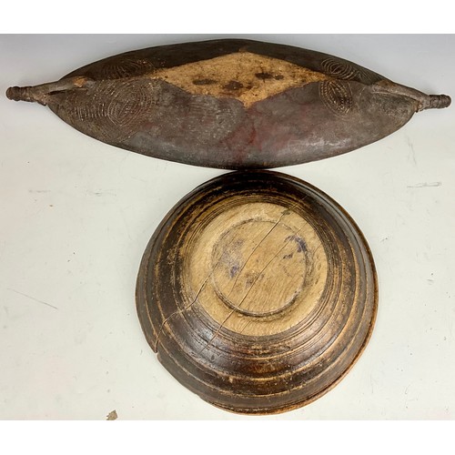 363 - WOODEN AFRICAN DISH AND A CIRCULAR VERY PRIMITIVE WOODEN DISH