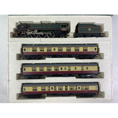 517 - HORNBY RAILWAYS GREAT BRITISH TRAINS PACK, M3707 THE BRISTOLIAN WITH BRITANNIA 70023 VENUS & 3 MK1 C... 