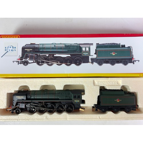 525 - HORNBY BOXED LOCOMOTIVES, R2846 BR STANDARD, 72000 CLAN BUCHANAN, DCC READY, R2187 9F 92220 EVENING ... 