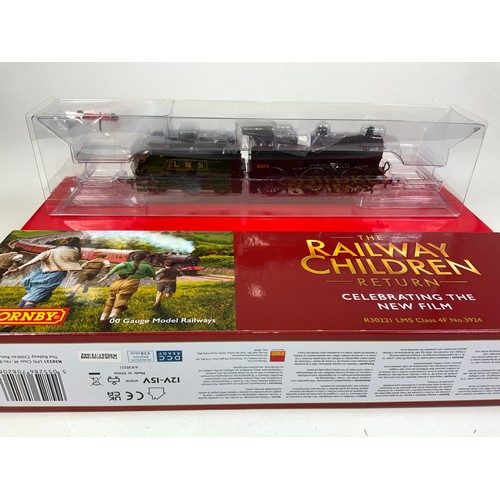 548 - HORNBY BOXED R30221 LMS CLASS 4F 3924 IN LMS BLACK, THE RAILWAY CHILDREN RETURN, CELEBRATING THE NEW... 