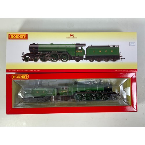 541 - HORNBY BOXED R3990 LNER CLASS A1 4-6-2 2547 DONCASTER LNER APPLE GREEN, APPEARS UNUSED.