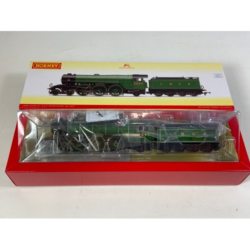 541 - HORNBY BOXED R3990 LNER CLASS A1 4-6-2 2547 DONCASTER LNER APPLE GREEN, APPEARS UNUSED.